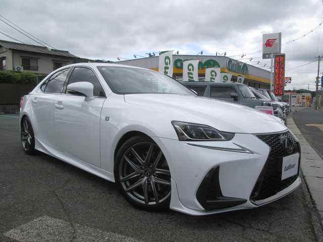 レクサス ＩＳ 200t Fスポーツ 広島県 2016(平28)年 11.2万km ホワイトノーヴァガラスフレーク レクサスセーフティ/レーダークルーズ/純正ナビ/フルセグTV/Bluetooth/車高調/フロントアンダースポイラー/サイドアンダースポイラー/トランクスポイラー/3眼LEDヘッドライト/赤ハーフレザーシート/前席シートヒーター/BSM/TRDフロントスポイラー/TRDサイドスカート