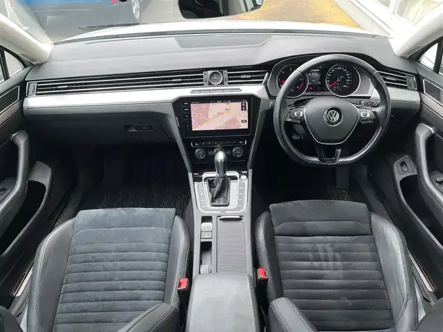 フォルクスワーゲン パサート ヴァリアント TDI エレガンス 山梨県 2019(平31)年 4.9万km ピュアホワイト 純正メモリナビ/　（CD/DVD/フルセグTV/Bluetooth）/バックカメラ/プリクラッシュ/ACC/LKA/サイドアシスト/半革/シートヒーター/D席パワーシート/LEDヘッドライト/ETC/純正17インチAw