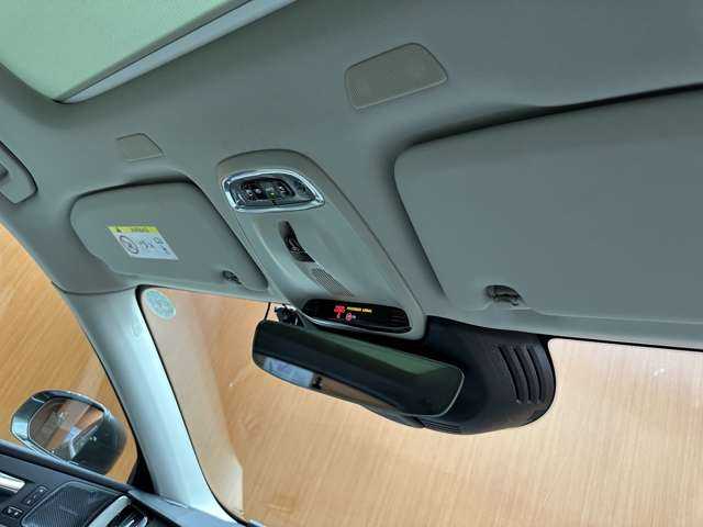 ボルボ ＸＣ６０ D4 AWD インスクリプション 千葉県 2019(令1)年 3万km ガンＭ パノラマＳＲ　/白革　/ｈａｒｍａｎｋａｒｄｏｎサウンド　/ＡＣＣ　/ナビ　/ＴＶ　/Ｂｌｕｅｔｏｏｔｈ接続　/３６０°ＨＵＤ　/シートＨ　/ベンチレーション　/電動リアゲート　/パーキングアシスト　/衝突軽減Ｂ　/ＢＳＭ