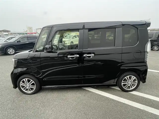 ホンダ Ｎ ＢＯＸ カスタム G L ホンダセンシング 熊本県 2017(平29)年 8.6万km クリスタルブラックパール (株)IDOMが運営する【じしゃロン熊本店】の自社ローン専用車両になります。こちらは現金またはオートローンご利用時の価格です。自社ローンご希望の方は別途その旨お申付け下さい　/純正ナビ（VXU-185NBi）/バックカメラ/フルセグテレビ/DVD/CD/Bluetooth接続/ビルトインETC/片側パワースライドドア/クルーズコントロール/LEDヘッドライト/オートライト/スマートキー