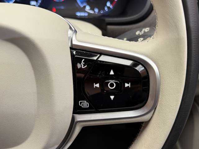 ボルボ Ｖ９０ クロスカントリー D4 AWD サマム 千葉県 2018(平30)年 2.1万km ルミナスサンドメタリック 純正ナビ　/３６０°カメラ　/ＡＣＣ　/ＨＵＤ　/レザーシート　/シートヒーター　/ベンチレーター　/リラクゼーション機能　/パワーシート　/ＬＥＤヘッドライト　/ハイビームアシスト　/電動リアゲート　/ＥＴＣ