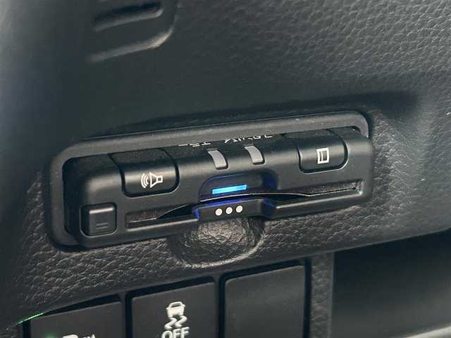 ホンダ Ｎ ＢＯＸ L 福岡県 2021(令3)年 3.1万km プラチナホワイトパール ・純正7インチナビ（CD/DVD/フルセグTV/AM/FM/iPod//SD/MusicRack/USB/Bluetooth/AUX/交通情報）/・バックカメラ/・ドライブレコーダー/・社外ETC/・両側パワースライドドア/・クリアランスソナー/・衝突被害軽減システム/・横滑り防止装置/・レーンキープアシスト/・LEDヘッドライト/・追従型クルーズコントロール/・ステアリングスイッチ/・シートヒーター/・電動格納ミラー/・純正サンシェード/・後席用テーブル