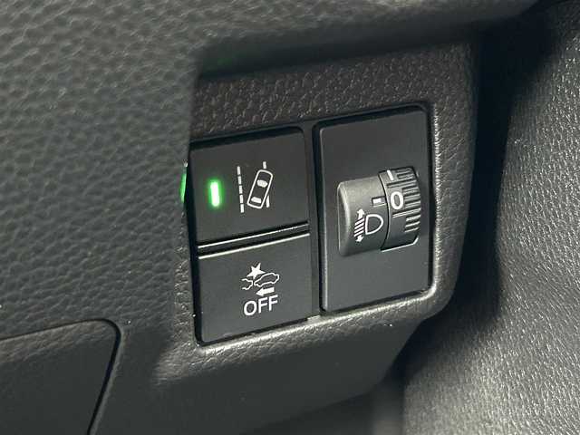 ホンダ Ｎ ＢＯＸ L 福岡県 2021(令3)年 3.1万km プラチナホワイトパール ・純正7インチナビ（CD/DVD/フルセグTV/AM/FM/iPod//SD/MusicRack/USB/Bluetooth/AUX/交通情報）/・バックカメラ/・ドライブレコーダー/・社外ETC/・両側パワースライドドア/・クリアランスソナー/・衝突被害軽減システム/・横滑り防止装置/・レーンキープアシスト/・LEDヘッドライト/・追従型クルーズコントロール/・ステアリングスイッチ/・シートヒーター/・電動格納ミラー/・純正サンシェード/・後席用テーブル