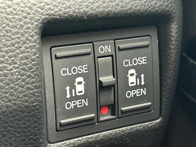 ホンダ Ｎ ＢＯＸ L 福岡県 2021(令3)年 3.1万km プラチナホワイトパール ・純正7インチナビ（CD/DVD/フルセグTV/AM/FM/iPod//SD/MusicRack/USB/Bluetooth/AUX/交通情報）/・バックカメラ/・ドライブレコーダー/・社外ETC/・両側パワースライドドア/・クリアランスソナー/・衝突被害軽減システム/・横滑り防止装置/・レーンキープアシスト/・LEDヘッドライト/・追従型クルーズコントロール/・ステアリングスイッチ/・シートヒーター/・電動格納ミラー/・純正サンシェード/・後席用テーブル