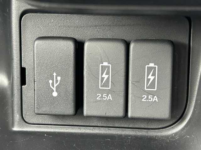 ホンダ Ｎ ＢＯＸ L 福岡県 2021(令3)年 3.1万km プラチナホワイトパール ・純正7インチナビ（CD/DVD/フルセグTV/AM/FM/iPod//SD/MusicRack/USB/Bluetooth/AUX/交通情報）/・バックカメラ/・ドライブレコーダー/・社外ETC/・両側パワースライドドア/・クリアランスソナー/・衝突被害軽減システム/・横滑り防止装置/・レーンキープアシスト/・LEDヘッドライト/・追従型クルーズコントロール/・ステアリングスイッチ/・シートヒーター/・電動格納ミラー/・純正サンシェード/・後席用テーブル