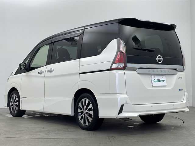 日産 セレナ ハイウェイスター 鹿児島県 2017(平29)年 8.5万km ブリリアントホワイトパール 2トーン 純正9インチナビ/(CD/DVD/BT/フルセグTV)/純正フリップダウンモニター/両側パワースライドドア/プロパイロット/アラウンドビューモニター/エマージェンシーブレーキ/レーンキープアシスト/オートライト/電動パーキングブレーキ/オートホールド機能/純正アルミホイール/リアサンシェード