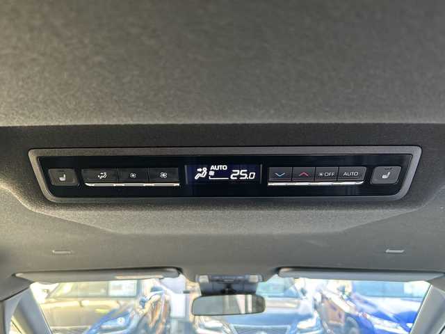 トヨタ ヴォクシー S－Z 京都府 2022(令4)年 2.3万km スパークリングブラックパールクリスタルシャイン ディスプレイオーディオ/トヨタセーフティセンス/・衝突被害軽減システム /・レーンキープアシスト/・レーダークルーズコントロール/・オートマチックハイビーム/・PDA/・LDA/・RSA/トヨタチームメイト/・アドバンストドライブ/・パーキングアシスト/・リモート機能/・ドライバー異常時対応システム/快適便利パッケージhigh /・パワーバックドア/・ナノイーX/・シートヒーター(前後)/・ハンズフリーデュアルパワースライドドア/・オットマン/・ステアリングヒーター/・アームレスト/両側パワースライドドア /BSM /コーナーセンサー/ユニバーサルステップ /アイドリングストップ/プロジェクター式LEDヘッドランプ/スマートキー/純正AW/フルセグTV/純正ETC2.0ビルトイン