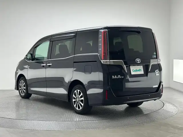 トヨタ エスクァイア ハイブリッド Gi プレミアムパッケージ 兵庫県 2019(平31)年 7.6万km スパークリングブラックパールクリスタルシャイン 純正ナビ（CD/DVD/SD/HDMI/BT）/LED/オートライト/オートハイビーム/バックカメラ/ETC/トヨタセーフティーセンス/ハンドルヒーター/前席シートヒーター/ウインカーミラー/ドアバイザー/両側パワースライドドア/クルーズコントロール