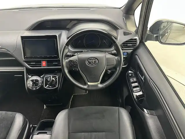 トヨタ エスクァイア ハイブリッド Gi プレミアムパッケージ 兵庫県 2019(平31)年 7.6万km スパークリングブラックパールクリスタルシャイン 純正ナビ（CD/DVD/SD/HDMI/BT）/LED/オートライト/オートハイビーム/バックカメラ/ETC/トヨタセーフティーセンス/ハンドルヒーター/前席シートヒーター/ウインカーミラー/ドアバイザー/両側パワースライドドア/クルーズコントロール
