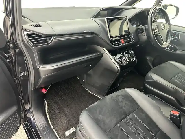 トヨタ エスクァイア ハイブリッド Gi プレミアムパッケージ 兵庫県 2019(平31)年 7.6万km スパークリングブラックパールクリスタルシャイン 純正ナビ（CD/DVD/SD/HDMI/BT）/LED/オートライト/オートハイビーム/バックカメラ/ETC/トヨタセーフティーセンス/ハンドルヒーター/前席シートヒーター/ウインカーミラー/ドアバイザー/両側パワースライドドア/クルーズコントロール