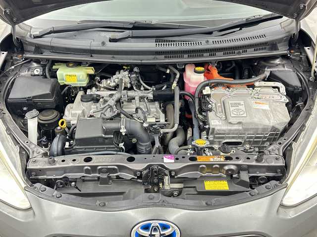 トヨタ アクア G 三重県 2015(平27)年 5.6万km グレーメタリック 純正ナビ　/【ＴＶ／Ｂｌｕｅｔｏｏｔｈ】　/クルーズコントロール　/前後ドライブレコーダー　/プッシュスタート／スマートキー　/電動格納サイドミラー　/ヘッドライトレベライザー　/オートライト機能　/スペアキー有