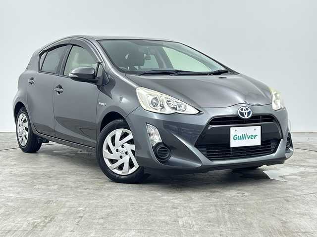 トヨタ アクア G 三重県 2015(平27)年 5.6万km グレーメタリック 純正ナビ　/【ＴＶ／Ｂｌｕｅｔｏｏｔｈ】　/クルーズコントロール　/前後ドライブレコーダー　/プッシュスタート／スマートキー　/電動格納サイドミラー　/ヘッドライトレベライザー　/オートライト機能　/スペアキー有
