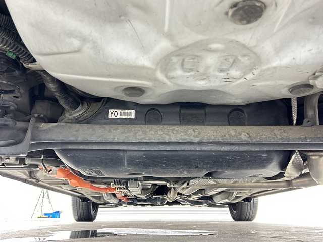 トヨタ アクア G 三重県 2015(平27)年 5.6万km グレーメタリック 純正ナビ　/【ＴＶ／Ｂｌｕｅｔｏｏｔｈ】　/クルーズコントロール　/前後ドライブレコーダー　/プッシュスタート／スマートキー　/電動格納サイドミラー　/ヘッドライトレベライザー　/オートライト機能　/スペアキー有