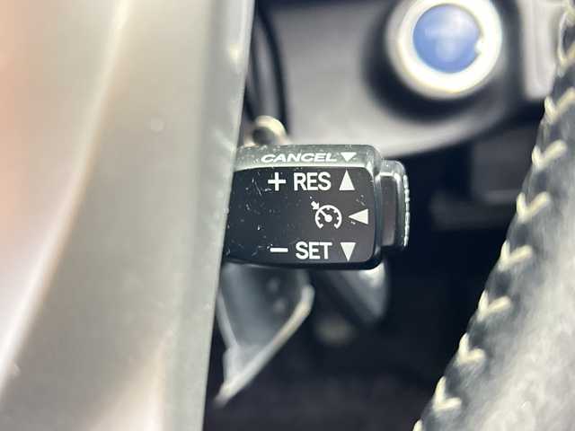 トヨタ アクア G 三重県 2015(平27)年 5.6万km グレーメタリック 純正ナビ　/【ＴＶ／Ｂｌｕｅｔｏｏｔｈ】　/クルーズコントロール　/前後ドライブレコーダー　/プッシュスタート／スマートキー　/電動格納サイドミラー　/ヘッドライトレベライザー　/オートライト機能　/スペアキー有