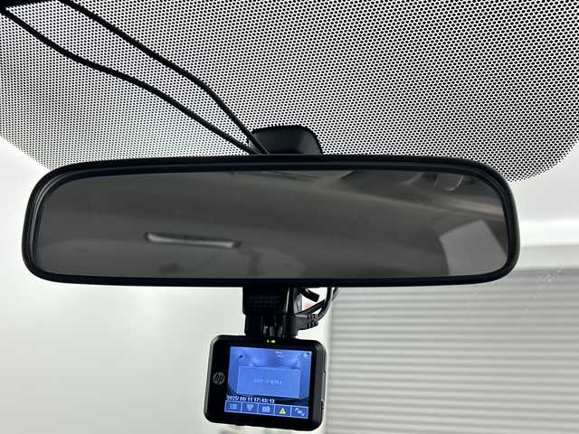 トヨタ アクア G 三重県 2015(平27)年 5.6万km グレーメタリック 純正ナビ　/【ＴＶ／Ｂｌｕｅｔｏｏｔｈ】　/クルーズコントロール　/前後ドライブレコーダー　/プッシュスタート／スマートキー　/電動格納サイドミラー　/ヘッドライトレベライザー　/オートライト機能　/スペアキー有
