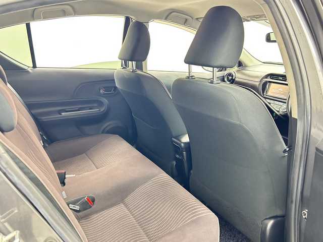 トヨタ アクア G 三重県 2015(平27)年 5.6万km グレーメタリック 純正ナビ　/【ＴＶ／Ｂｌｕｅｔｏｏｔｈ】　/クルーズコントロール　/前後ドライブレコーダー　/プッシュスタート／スマートキー　/電動格納サイドミラー　/ヘッドライトレベライザー　/オートライト機能　/スペアキー有