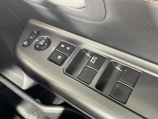 ホンダ フリード クロスター ホンダセンシング 沖縄県 2020(令2)年 4.5万km クリスタルブラックパール 禁煙車/純正９インチプレミアムインターナビ　/ホンダセンシング　/両側電動パワースライドドア　/フルセグＴＶ　/バックカメラ　/ハーフレザーシート　/ＵＳＢ　/クルーズコントロール　/ステアリングリモコン