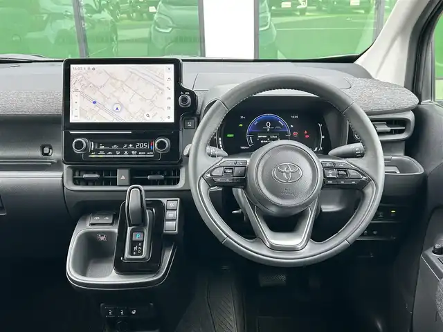 トヨタ シエンタ ハイブリッド Z 香川県 2023(令5)年 1.9万km アーバンカーキ トヨタセーフティセンス/・プリクラッシュ/・LTA/純正10.5インチナビ（OP)/パノラミックビューモニター/バックカメラ/両側パワースライドドア/シートヒーター（OP）/革巻きステアリング/ステアリングヒーター（OP)/レーダークルーズコントロール/LEDライト/ビルトインETC/スマートキー/プッシュスタート/リアサンシェード
