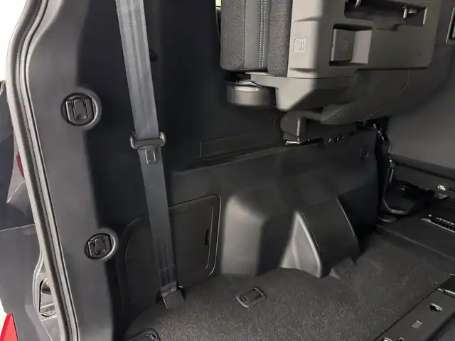 三菱 デリカＤ：５ シャモニー 三重県 2025(令7)年 0.1千km グラファイトグレーメタリック/ブラックマイカ 登録済未使用車/ディーゼル・ターボ/フルタイム4WD/MTモード付インパネ8AT/アルパイン・11インチナビ『ビッグX』EX11NX/（CD/DVD/TV/SD/FM/AM/USB/Bluetooth/外部入力/HDMI/AppleCarPlay/AndroidAuto）/12.8インチ 純正 後席フリップダウンモニター RXH12X-L/マルチアラウンドモニター/両側オートスライドドア/e-Assist/・衝突被害軽減ブレーキシステム/・車線逸脱警報システム/・レーダークルーズコントロールシステム/・オートハイビーム/・誤発進抑制機能（前進時）/・後側方車両検知警報システム（レーンチェンジアシスト機能付）［BSW/LCA］/・後退時交差車両検知警報システム［RCTA］/装備/・キャプテンシート（7人乗り）/・ハーフレザーシート/・シートヒーター（D/N）/・パワーシート（D6way）/・エレクトリックテールゲート（電動バックドア）/・左右独立オートエアコン/・後席クーラー＆ヒーター/・AC100V電源コンセント（100W）/・オートライト/・LED ヘッドランプ＋フロントフォグランプ/・パドルシフト/・オートワイパー/・純正18inAW/・プッシュスタート/・保/取/など