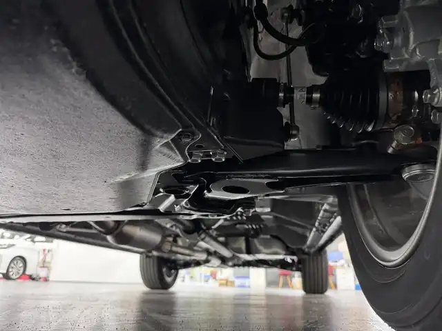 三菱 デリカＤ：５ シャモニー 三重県 2025(令7)年 0.1千km グラファイトグレーメタリック/ブラックマイカ 登録済未使用車/ディーゼル・ターボ/フルタイム4WD/MTモード付インパネ8AT/アルパイン・11インチナビ『ビッグX』EX11NX/（CD/DVD/TV/SD/FM/AM/USB/Bluetooth/外部入力/HDMI/AppleCarPlay/AndroidAuto）/12.8インチ 純正 後席フリップダウンモニター RXH12X-L/マルチアラウンドモニター/両側オートスライドドア/e-Assist/・衝突被害軽減ブレーキシステム/・車線逸脱警報システム/・レーダークルーズコントロールシステム/・オートハイビーム/・誤発進抑制機能（前進時）/・後側方車両検知警報システム（レーンチェンジアシスト機能付）［BSW/LCA］/・後退時交差車両検知警報システム［RCTA］/装備/・キャプテンシート（7人乗り）/・ハーフレザーシート/・シートヒーター（D/N）/・パワーシート（D6way）/・エレクトリックテールゲート（電動バックドア）/・左右独立オートエアコン/・後席クーラー＆ヒーター/・AC100V電源コンセント（100W）/・オートライト/・LED ヘッドランプ＋フロントフォグランプ/・パドルシフト/・オートワイパー/・純正18inAW/・プッシュスタート/・保/取/など