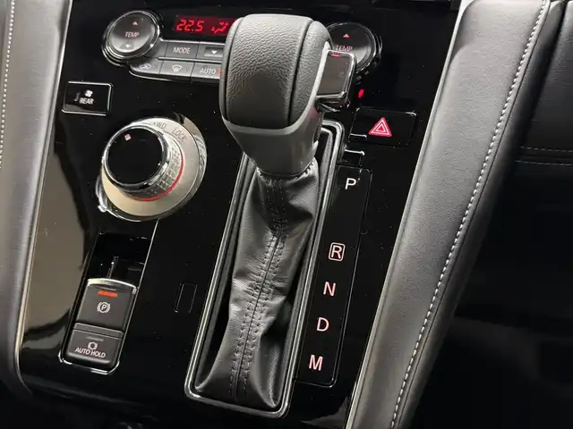 三菱 デリカＤ：５ シャモニー 三重県 2025(令7)年 0.1千km グラファイトグレーメタリック/ブラックマイカ 登録済未使用車/ディーゼル・ターボ/フルタイム4WD/MTモード付インパネ8AT/アルパイン・11インチナビ『ビッグX』EX11NX/（CD/DVD/TV/SD/FM/AM/USB/Bluetooth/外部入力/HDMI/AppleCarPlay/AndroidAuto）/12.8インチ 純正 後席フリップダウンモニター RXH12X-L/マルチアラウンドモニター/両側オートスライドドア/e-Assist/・衝突被害軽減ブレーキシステム/・車線逸脱警報システム/・レーダークルーズコントロールシステム/・オートハイビーム/・誤発進抑制機能（前進時）/・後側方車両検知警報システム（レーンチェンジアシスト機能付）［BSW/LCA］/・後退時交差車両検知警報システム［RCTA］/装備/・キャプテンシート（7人乗り）/・ハーフレザーシート/・シートヒーター（D/N）/・パワーシート（D6way）/・エレクトリックテールゲート（電動バックドア）/・左右独立オートエアコン/・後席クーラー＆ヒーター/・AC100V電源コンセント（100W）/・オートライト/・LED ヘッドランプ＋フロントフォグランプ/・パドルシフト/・オートワイパー/・純正18inAW/・プッシュスタート/・保/取/など