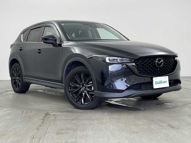 マツダ ＣＸ－５ XD ブラックトーンエディション 兵庫県 2021(令3)年 4.8万km ジェットブラックマイカ ・10.25インチセンターディスプレイ/BT/USB/AppleCarPlay/AndroidAuto/・地上デジタルＴＶチューナー（フルセグ）/・ETC/・360°ビューモニター/・アダプティブLEDヘッドライトシステム/・ハイビームコントロールシステム/・スマートシティブレーキサポート/・スマートブレーキサポート/・マツダレーダークルーズコントロールシステム/・レーンキープアシストシステム/・車線逸脱警報システム/・交通標識認識システム/・ブラインドスポットモニタリング/・ドライバーアテンションアラート/・リアクロストラフィッアラート/・誤発進抑制制御/・ハーフレザーシート/・運転席パワーシート/・前席シートヒーター/・ステアリングヒーター/・パドルシフト/・スマートキー/・パワーバックドア/・純正19インチアルミホイール/・アドバンストキーレスエントリーシステム/・純正フロアマット