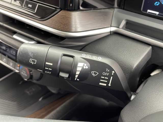 日産 オーラ G レザーエディション 愛知県 2023(令5)年 0.5万km ガーネットレッド/スーパーブラック 2トーン /禁煙車・ワンオーナー車//純正ナビ//フルセグTV・Bluetooth・HDMI・USB//インテリジェントアラウンドビューモニター//ETC2.0//ドライブレコーダー//ワイヤレス充電//BOSE//インテリジェントルームミラー//プロパイロット//本革シート//純正17インチアルミホイール//インテリジェントエマージェンシーブレーキ//ヒルスタートアシスト//踏み間違い衝突防止アシスト//標識検知//インテリジェントFCW(前方衝突予測警報)//車線逸脱警報//インテリジェントDA(ふらつき警報)//インテリジェントLI(車線逸脱防止支援システム)//フロント&バックソナー//インテリジェントBSI(後側方衝突防止支援システム)//BSW(後側方車両検知警報)//RCTA(後退時車両検知警報)//車両検知警報//アイドリングストップ//イモビライザー//横滑り防止//アダプティブLEDヘッドライトシステム//インテリジェントオートライト//フロントフォグランプ//EVモード//プッシュスタート//電子パーキングブレーキ//オートブレーキホールド//ステアリングスイッチ//純正フロアマット//スペアキー2本//新車保証書//取扱説明書/ナビ説明書