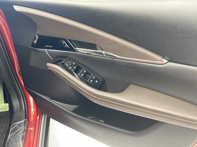 マツダ ＣＸ－３０ 20S Lパッケージ 沖縄県 2019(令1)年 3.9万km ソウルレッドクリスタルM 純正ナビ　/フルセグＴＶ　/Ｂｌｕｅｔｏｏｔｈ　/ＣＤ　/ＤＶＤ　/ＵＳＢ　/ＥＴＣ　/全方位カメラ　/ドライブレコーダー　/クルーズコントロール　/パワーバックドア　/ハンドルヒーター　/ＢＯＳＥサウンド　/ＬＥＤヘッドライト/パワーシート