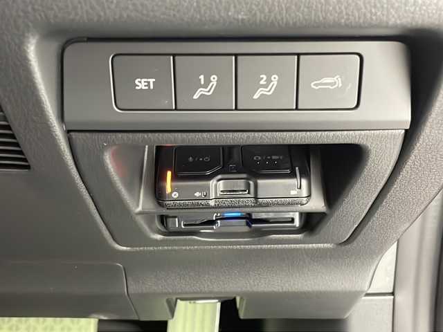 マツダ ＣＸ－３０ 20S Lパッケージ 沖縄県 2019(令1)年 3.9万km ソウルレッドクリスタルM 純正ナビ　/フルセグＴＶ　/Ｂｌｕｅｔｏｏｔｈ　/ＣＤ　/ＤＶＤ　/ＵＳＢ　/ＥＴＣ　/全方位カメラ　/ドライブレコーダー　/クルーズコントロール　/パワーバックドア　/ハンドルヒーター　/ＢＯＳＥサウンド　/ＬＥＤヘッドライト/パワーシート