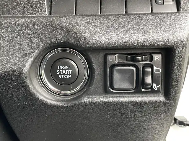 スズキ ジムニー XL 新潟県 2020(令2)年 4.3万km スペリアホワイト 4WD/社外ディスプレイオーディオ/CD/DVD/BT/USB/ETC/シートヒーター /ルーフキャリア/スマートキー/プッシュスタート/フォグランプ