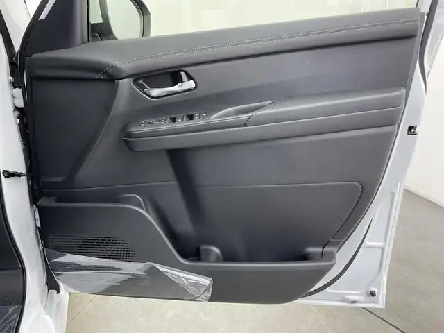 日産 セレナ e－パワー ハイウェイスター V 富山県 2025(令7)年 0.1千km プリズムホワイト 登録済未使用車/12.3型アドバンスドドライブアシストディスプレイ/（AM/FM/USB/BT/AppleCarplay/AndroidAuto）/フルセグTV/インテリジェント アラウンドビューモニター/両側パワースライドドア/プロパイロット（ナビリンク機能付）/アダプティブクルーズコントロール/エマージェンシーブレーキ/ブラインドスポットモニター/アダプティブLEDヘッドライトシステム/インテリジェントルームミラー/ワイヤレス充電器/ETC2.0ユニット（ビルトインタイプ）/ドライブレコーダー/スマートキー×２/プッシュスタート/純正16インチＡＷ/取扱説明書/保証書