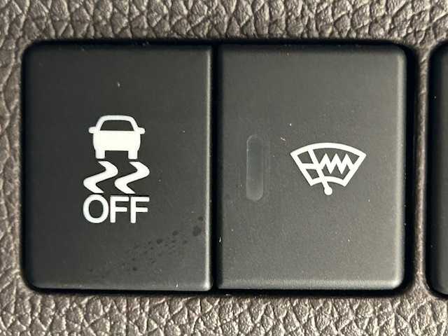 ホンダ フリード ハイブリット G ホンダセンシング 宮城県 2022(令4)年 8.1万km シルバーミストグリーンM 4WD/ホンダセンシング/・衝突軽減ブレーキ/・誤発進抑制機能/・後方誤発進抑制機能/・歩行者事故低減ステアリング/・アダプティブクルーズコントロール/・車線維持支援システム/・路外逸脱抑制機能/・標識認識機能/・先行車発進お知らせ機能/社外ナビ（CN-F1X10BHD）/・Bluetooth/CD/DVD//・フルセグTV/HDMI/Blu-ray/・純正ビルドインETC/・バックカメラ/・ドライブレコーダー前方/・デジタルインナーミラー/両側パワースライドドア/オービスレーダー/革巻きステアリング/・ステアリングスイッチ/プッシュスタート/・リモコンキー/・スペアキー/布シート/・シートヒーター（運転席＋助手席）/3列シート/オートライト/オートマチックハイビーム/ワイパーヒーター/フォグランプ/純正LEDヘッドライト/純正15インチアルミホイール