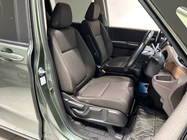 ホンダ フリード ハイブリット G ホンダセンシング 宮城県 2022(令4)年 8.1万km シルバーミストグリーンM 4WD/ホンダセンシング/・衝突軽減ブレーキ/・誤発進抑制機能/・後方誤発進抑制機能/・歩行者事故低減ステアリング/・アダプティブクルーズコントロール/・車線維持支援システム/・路外逸脱抑制機能/・標識認識機能/・先行車発進お知らせ機能/社外ナビ（CN-F1X10BHD）/・Bluetooth/CD/DVD//・フルセグTV/HDMI/Blu-ray/・純正ビルドインETC/・バックカメラ/・ドライブレコーダー前方/・デジタルインナーミラー/両側パワースライドドア/オービスレーダー/革巻きステアリング/・ステアリングスイッチ/プッシュスタート/・リモコンキー/・スペアキー/布シート/・シートヒーター（運転席＋助手席）/3列シート/オートライト/オートマチックハイビーム/ワイパーヒーター/フォグランプ/純正LEDヘッドライト/純正15インチアルミホイール