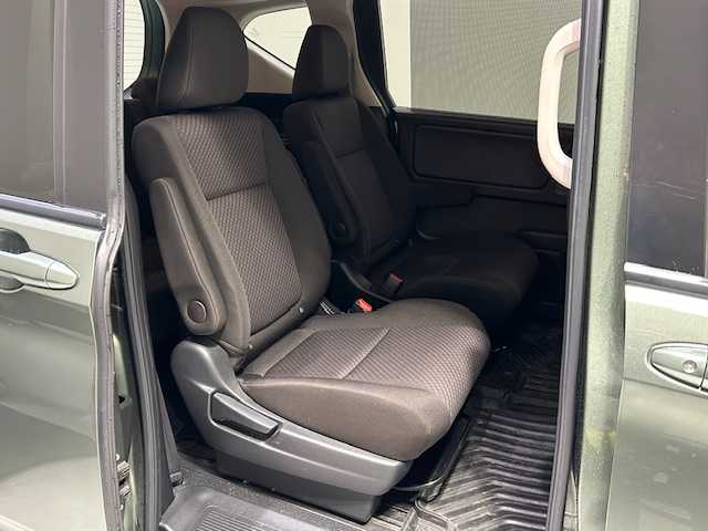 ホンダ フリード ハイブリット G ホンダセンシング 宮城県 2022(令4)年 8.1万km シルバーミストグリーンM 4WD/ホンダセンシング/・衝突軽減ブレーキ/・誤発進抑制機能/・後方誤発進抑制機能/・歩行者事故低減ステアリング/・アダプティブクルーズコントロール/・車線維持支援システム/・路外逸脱抑制機能/・標識認識機能/・先行車発進お知らせ機能/社外ナビ（CN-F1X10BHD）/・Bluetooth/CD/DVD//・フルセグTV/HDMI/Blu-ray/・純正ビルドインETC/・バックカメラ/・ドライブレコーダー前方/・デジタルインナーミラー/両側パワースライドドア/オービスレーダー/革巻きステアリング/・ステアリングスイッチ/プッシュスタート/・リモコンキー/・スペアキー/布シート/・シートヒーター（運転席＋助手席）/3列シート/オートライト/オートマチックハイビーム/ワイパーヒーター/フォグランプ/純正LEDヘッドライト/純正15インチアルミホイール