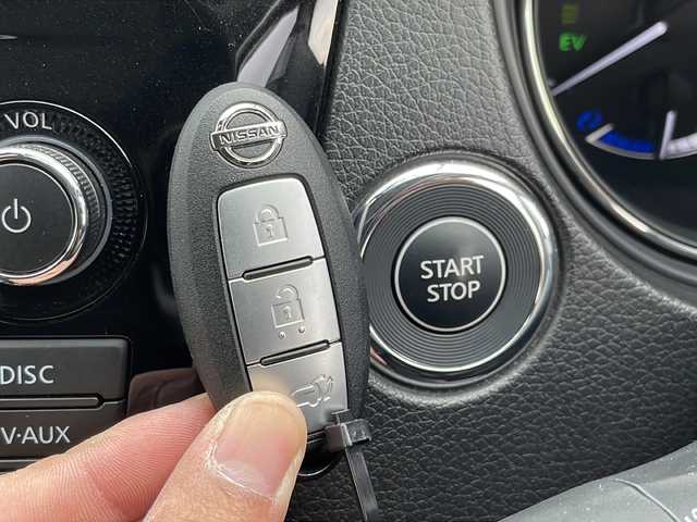 日産 エクストレイル ハイブリッド 20X エマージェンシーブレーキ 岩手県 2016(平28)年 4.9万km ブリリアントホワイトパール パノラマルーフ メーカーナビ 全周囲C ETC フルセグ デジタルインナーミラー ドラレコ ハンズフリー電動リアゲート カプロンシート シートヒーター オートLEDライト フォグ クルーズコントロール ルーフレール