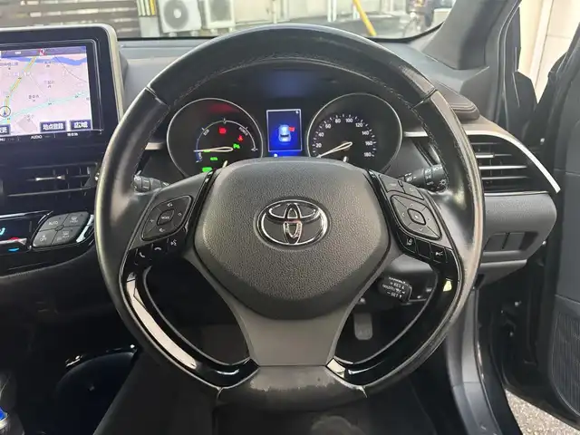 トヨタ Ｃ－ＨＲ G 愛知県 2017(平29)年 12.6万km ブラックマイカ 純正9型ナビ(NSZT-Y66T)/AM/FM/CD/DVD/SD/BT/USB/HDMI/フルセグTV/バックカメラ/黒レザーシート/前席シートヒーター/クルーズコントロール/プリクラッシュセーフティ/クリアランスソナー/レーンアシスト/オートハイビーム/BSM/ETC2.0/電動パーキングブレーキ/オートホールド機能/ウインカーミラー/ドアバイザー/フロアマット