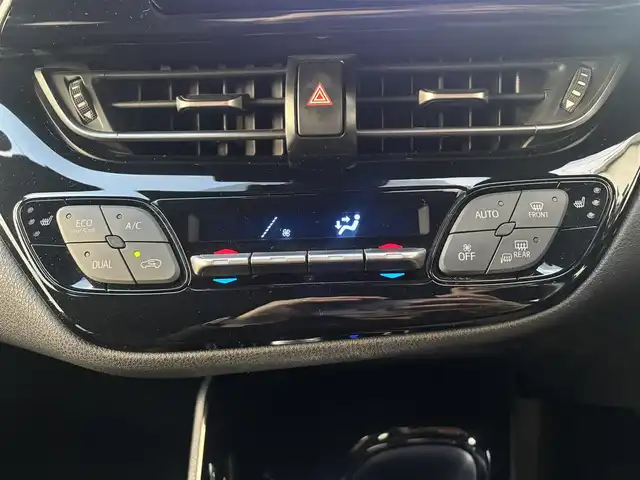 トヨタ Ｃ－ＨＲ G 愛知県 2017(平29)年 12.6万km ブラックマイカ 純正9型ナビ(NSZT-Y66T)/AM/FM/CD/DVD/SD/BT/USB/HDMI/フルセグTV/バックカメラ/黒レザーシート/前席シートヒーター/クルーズコントロール/プリクラッシュセーフティ/クリアランスソナー/レーンアシスト/オートハイビーム/BSM/ETC2.0/電動パーキングブレーキ/オートホールド機能/ウインカーミラー/ドアバイザー/フロアマット