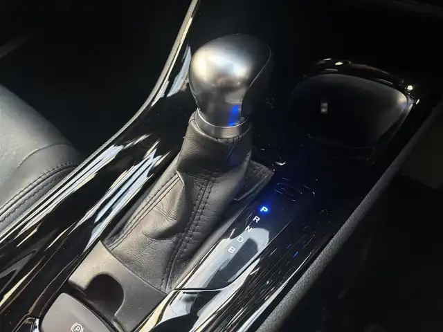 トヨタ Ｃ－ＨＲ G 愛知県 2017(平29)年 12.6万km ブラックマイカ 純正9型ナビ(NSZT-Y66T)/AM/FM/CD/DVD/SD/BT/USB/HDMI/フルセグTV/バックカメラ/黒レザーシート/前席シートヒーター/クルーズコントロール/プリクラッシュセーフティ/クリアランスソナー/レーンアシスト/オートハイビーム/BSM/ETC2.0/電動パーキングブレーキ/オートホールド機能/ウインカーミラー/ドアバイザー/フロアマット