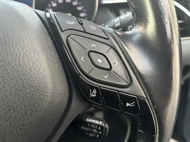 トヨタ Ｃ－ＨＲ G 愛知県 2017(平29)年 12.6万km ブラックマイカ 純正9型ナビ(NSZT-Y66T)/AM/FM/CD/DVD/SD/BT/USB/HDMI/フルセグTV/バックカメラ/黒レザーシート/前席シートヒーター/クルーズコントロール/プリクラッシュセーフティ/クリアランスソナー/レーンアシスト/オートハイビーム/BSM/ETC2.0/電動パーキングブレーキ/オートホールド機能/ウインカーミラー/ドアバイザー/フロアマット