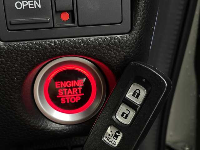 ホンダ Ｎ ＢＯＸ カスタム G L ホンダセンシング 新潟県 2017(平29)年 2.1万km プレミアムホワイトパールⅡ ホンダセンシング/シーケンシャルウィンカー/SDナビ/　CD/DVD/Bluetooth/フルセグTV/バックカメラ/左側パワースライドドア/レーダークルーズコントロール/LEDオート－ライト/14インチアルミホイール/ウィンカーミラー/電格ミラー/レーンキープアシスト/スマートキー/ビルトインETC