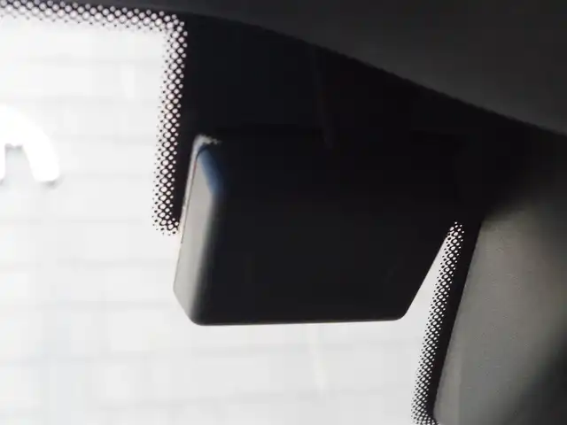 ポルシェ マカン 埼玉県 2019(令1)年 4.2万km 白 ブラックハーフレザーシート/アダプティブクルーズコントロール/CarPlay/パワーステアリングプラス/ティンテッドLEDテールライト/パークセンサー/ブラインドスポットモニター/全周囲カメラ/純正ナビ/ETC/シートヒーター/電動リアゲート/Bluetooth/サイドブレードエクステリカラー(同色)