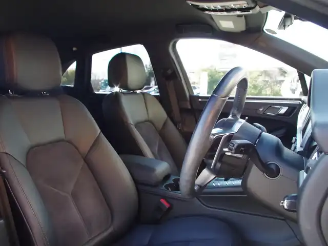 ポルシェ マカン 埼玉県 2019(令1)年 4.2万km 白 ブラックハーフレザーシート/アダプティブクルーズコントロール/CarPlay/パワーステアリングプラス/ティンテッドLEDテールライト/パークセンサー/ブラインドスポットモニター/全周囲カメラ/純正ナビ/ETC/シートヒーター/電動リアゲート/Bluetooth/サイドブレードエクステリカラー(同色)