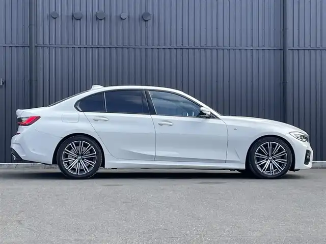ＢＭＷ ３３０ｉ Mスポーツ 福島県 2019(令1)年 4.3万km アルピンホワイトⅢ ハイラインパッケージ/　　・ブラックヴァーネスカレザー/　　・フロントシートヒーター/　　・運転席メモリー付パワーシート/コンフォートパッケージ/ヘッドアップディスプレイ/全方位カメラ/LEDヘッドライト/ステアリングアシスト/パドルシフト/Mブレーキ/ブラインドスポット/電動トランク/フットオープナー/オートハイビーム/ワイヤレスチャージ/ウッドパネル/前後ドライブレコーダー/ミラーETC2.0