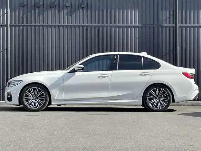 ＢＭＷ ３３０ｉ Mスポーツ 福島県 2019(令1)年 4.3万km アルピンホワイトⅢ ハイラインパッケージ/　　・ブラックヴァーネスカレザー/　　・フロントシートヒーター/　　・運転席メモリー付パワーシート/コンフォートパッケージ/ヘッドアップディスプレイ/全方位カメラ/LEDヘッドライト/ステアリングアシスト/パドルシフト/Mブレーキ/ブラインドスポット/電動トランク/フットオープナー/オートハイビーム/ワイヤレスチャージ/ウッドパネル/前後ドライブレコーダー/ミラーETC2.0