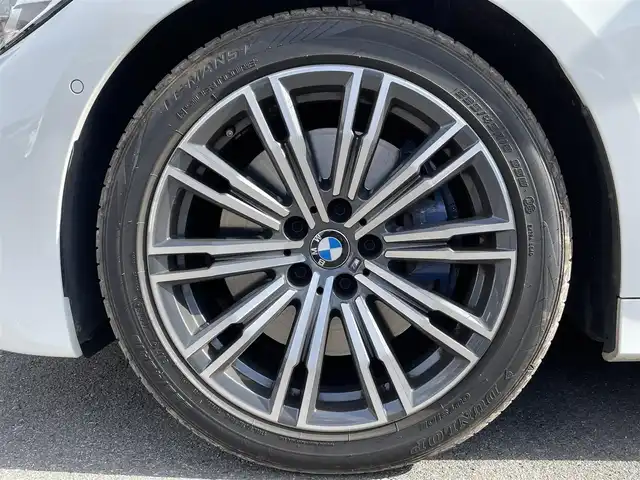 ＢＭＷ ３３０ｉ Mスポーツ 福島県 2019(令1)年 4.3万km アルピンホワイトⅢ ハイラインパッケージ/　　・ブラックヴァーネスカレザー/　　・フロントシートヒーター/　　・運転席メモリー付パワーシート/コンフォートパッケージ/ヘッドアップディスプレイ/全方位カメラ/LEDヘッドライト/ステアリングアシスト/パドルシフト/Mブレーキ/ブラインドスポット/電動トランク/フットオープナー/オートハイビーム/ワイヤレスチャージ/ウッドパネル/前後ドライブレコーダー/ミラーETC2.0