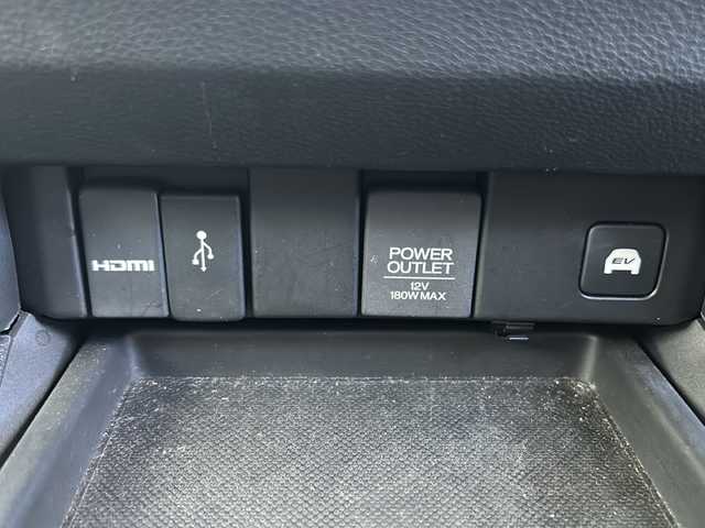 ホンダ オデッセイ ハイブリッド 福島県 2017(平29)年 8.5万km ホワイトオーキッドパール 純正ナビ　/(CD/DVD/BT/フルセグTV)/HDMI/純正フリップダウンモニター/全周囲カメラ/バックカメラ/両側パワースライドドア/クルーズコントロール追従あり/ホンダセンシング/前方ドライブレコーダー/Ｄ席パワーシート/Ｄ席Ｎ席シートヒーター/レザーシート/ビルトインＥＴＣ/純正17インチアルミホイール/LEDヘッドライト