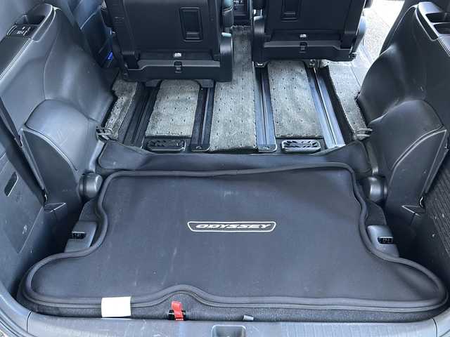 ホンダ オデッセイ ハイブリッド 福島県 2017(平29)年 8.5万km ホワイトオーキッドパール 純正ナビ　/(CD/DVD/BT/フルセグTV)/HDMI/純正フリップダウンモニター/全周囲カメラ/バックカメラ/両側パワースライドドア/クルーズコントロール追従あり/ホンダセンシング/前方ドライブレコーダー/Ｄ席パワーシート/Ｄ席Ｎ席シートヒーター/レザーシート/ビルトインＥＴＣ/純正17インチアルミホイール/LEDヘッドライト