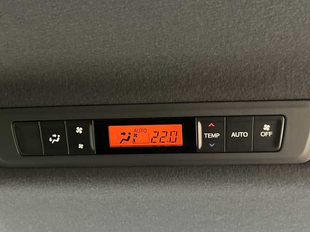 トヨタ エスクァイア Gi プレミアムパッケージ 埼玉県 2019(令1)年 4.3万km ブラッキッシュアゲハガラスフレーク トヨタセーフティーセンス /純正9インチメモリナビ/　　CD/DVD/BT/フルセグ /バックカメラ /両側パワースライドドア /クルーズコントロール /LEDオートライト /ハーフレザーシート /シートヒーター /ステアリングヒーター/スイッチ /ETC2.0