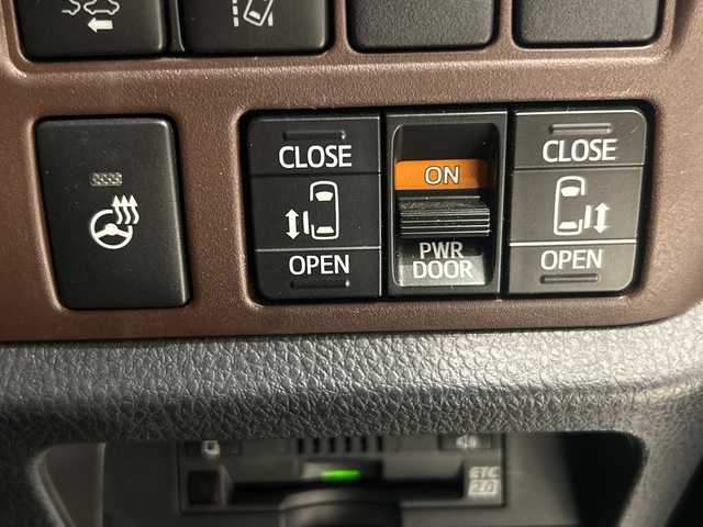 トヨタ エスクァイア Gi プレミアムパッケージ 埼玉県 2019(令1)年 4.3万km ブラッキッシュアゲハガラスフレーク トヨタセーフティーセンス /純正9インチメモリナビ/　　CD/DVD/BT/フルセグ /バックカメラ /両側パワースライドドア /クルーズコントロール /LEDオートライト /ハーフレザーシート /シートヒーター /ステアリングヒーター/スイッチ /ETC2.0