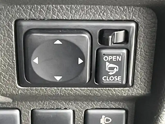 日産 キューブ 15X 群馬県 2014(平26)年 4.7万km サファイアブラック ＳＤナビ　バックカメラ　ワンセグＴＶ　ドライブレコーダー　ビルトインＥＴＣ　電動格納ミラー　アイドリングストップ　ＡＢＳ　横滑り防止装置　オートエアコン　プッシュスタートボタン　スマートキー　禁煙車